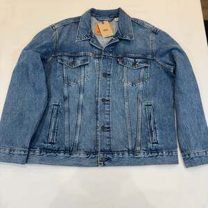 Levi's Men's Standard Trucker Denim Jacket, Size L